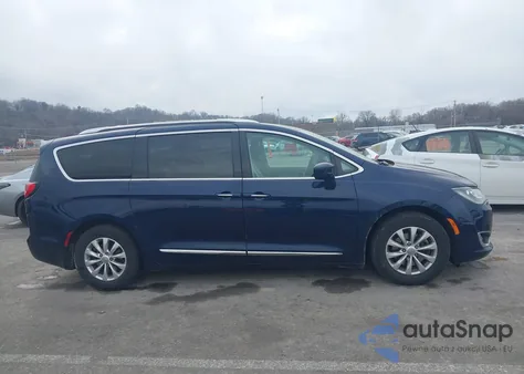 2018 Chrysler Pacifica Touring L z USA, uszkodzony, nr VIN 2C4RC1BGXJR174521
